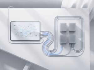 Moderne tablet toont netwerkdiagrammen verbonden met witte serverblokken via geometrische kabels op wit bureau